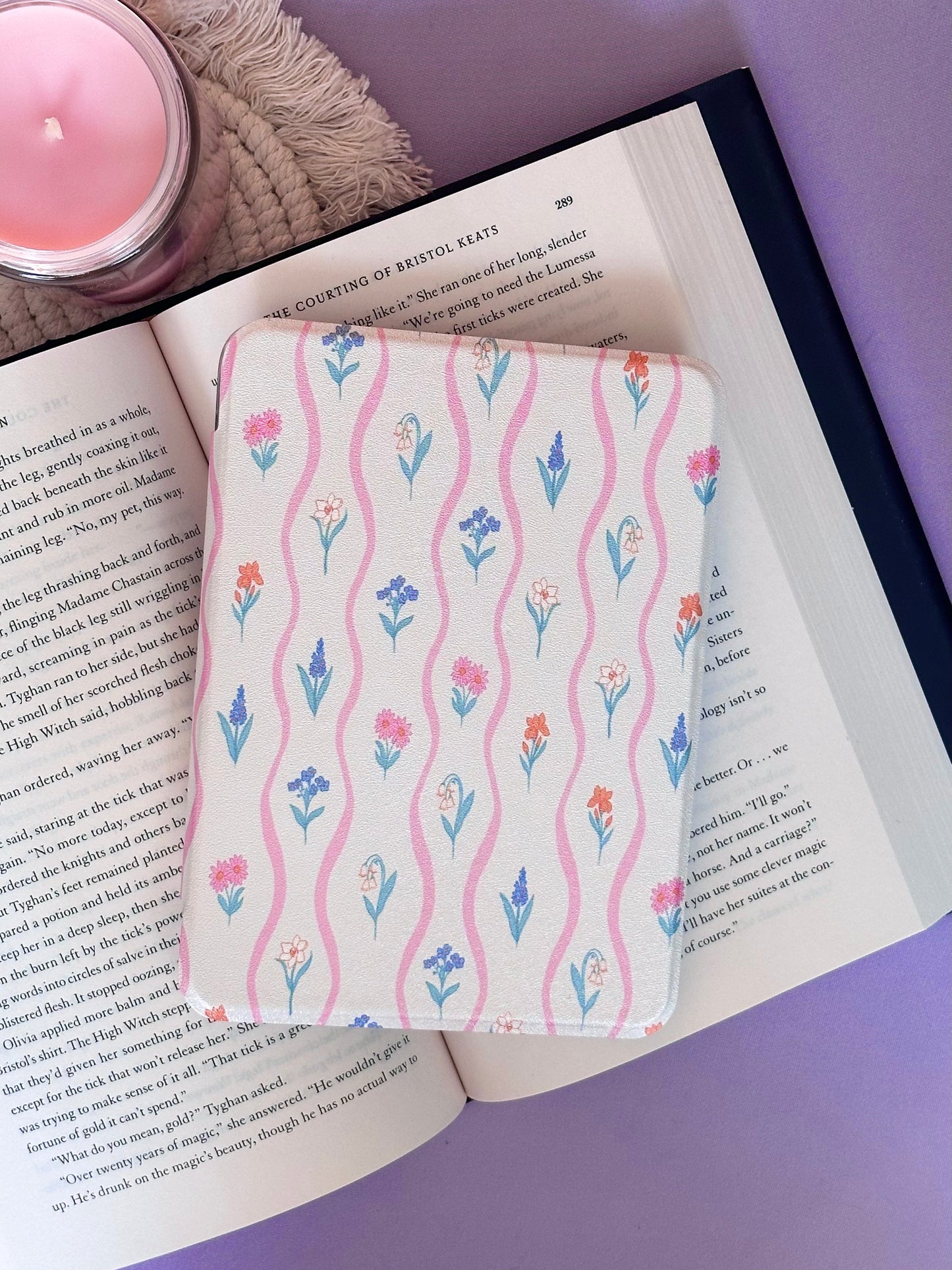 Wavy Floral Kindle Case (7" - 12th Gen. Kindle & Colorsoft)