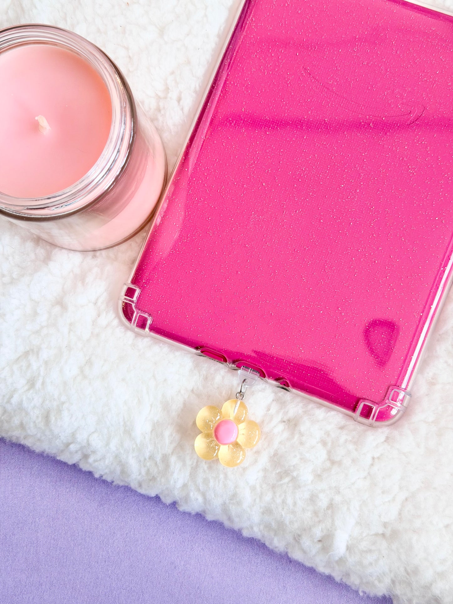 Yellow Daisy e-Reader Charm