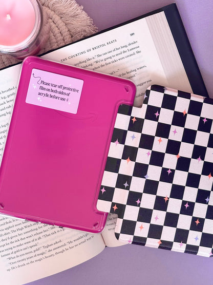 Retro Checkered Kindle Case (7" - 12th Gen. Kindle & Colorsoft)